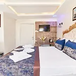 Cozy Garden Hostel